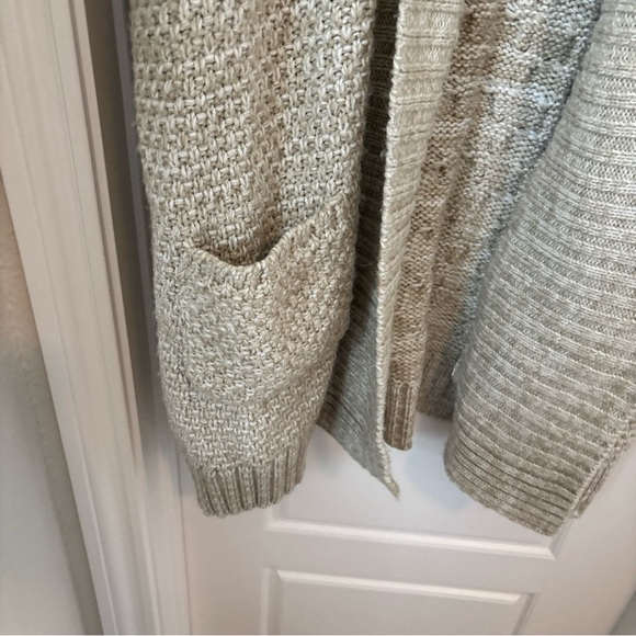 Cabela's Women's Beige Cardigan Sweater - Picture 5 of 12